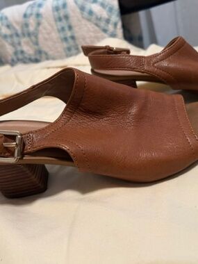 Franco Sarto leather open toe mules (US 8)